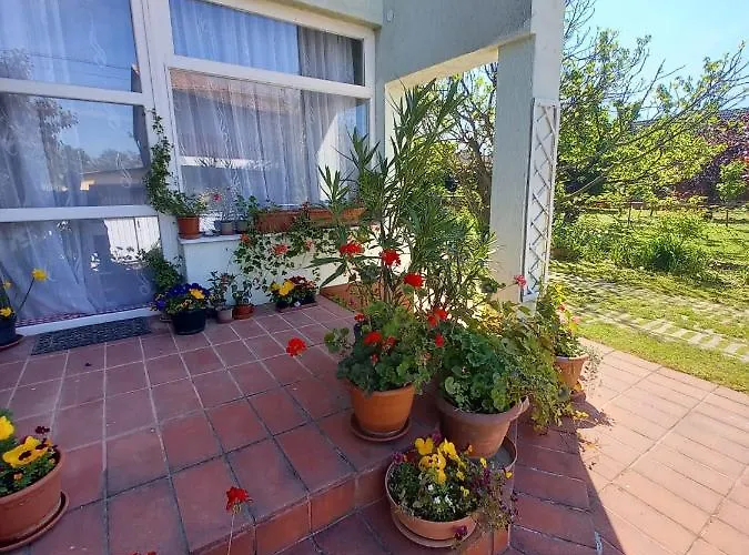 Valeria Vendeghaz ゲストハウス ヘーヴィーズ