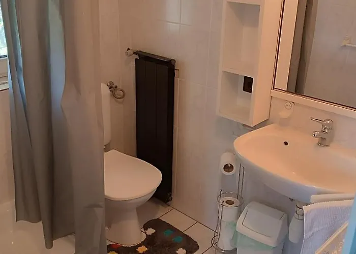 Valeria Vendeghaz 3*